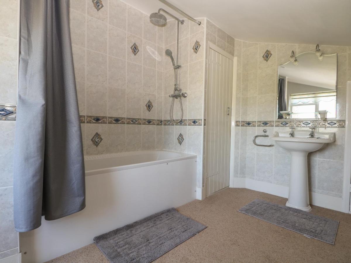 1 Paythorne Farm Cottages Henfield 外观 照片